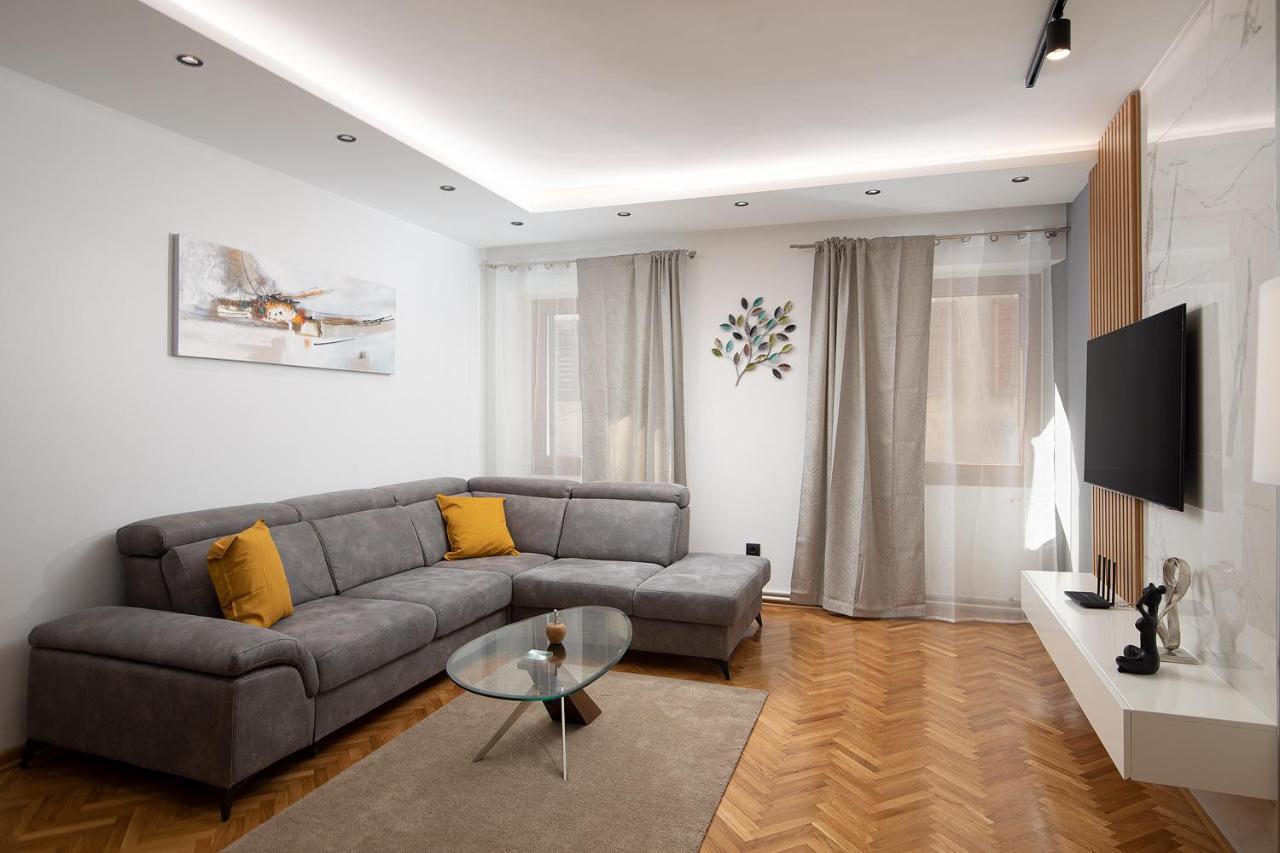 Sena Luxury Apartments Pula Extérieur photo